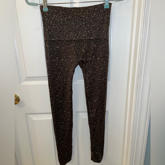 SPANX Olive Green Animal Print Leggings Sz Med - Picture 7 of 9